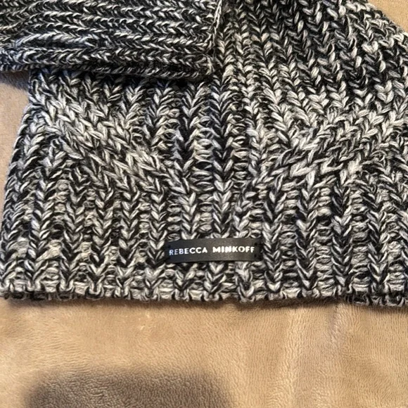 Rebecca Minkoff hat and glove set nwt - Picture 5 of 7